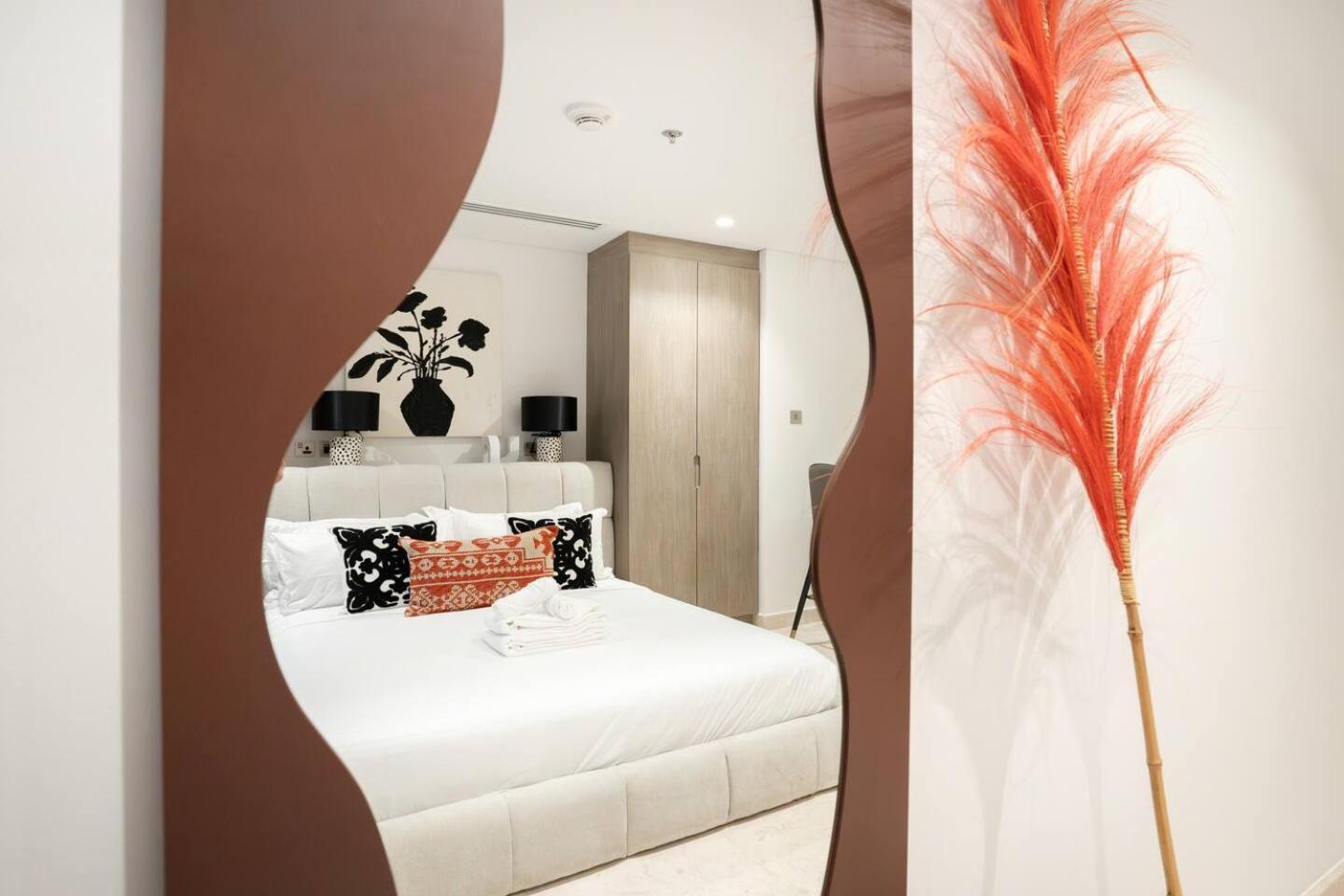 Fashionable Studio8 Min Walk To Burj Khalifa Apartment *